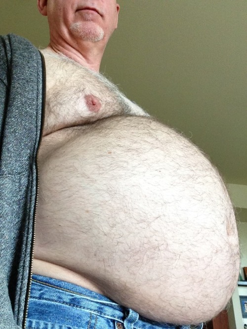 dcgluttonhog:UUURRRRPPPPP! Another day off to stuff this fat gut - what else would I want to do besi