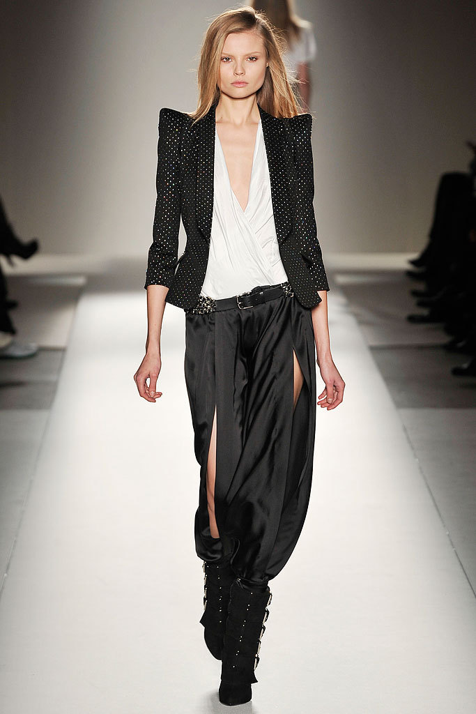 themakeupbrush:  Magdalena Frackowiak at  Balmain Fall 2009 RTW  