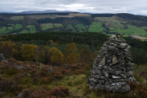on-misty-mountains:Revisiting the Pictish hillfort Castle Dubh, Grandtully Trail