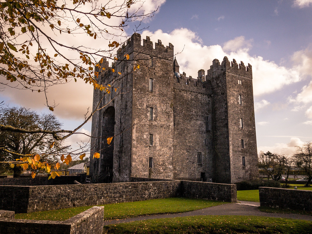 <p><a href="https://allthingseurope.net/post/625652946913378304" class="tumblr_blog">allthingseurope</a>:</p><blockquote><p>Bunratty Castle, Ireland (by <a href="https://www.flickr.com/photos/fabianwalden/44979535295/">Fabian Walden</a>)</p></blockquote>