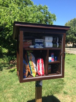 sixpenceee:The Little Free Pantry in Fayetteville, Arkansas gives the community a place to donate food and supplies to people in need. The concept is simple: Anyone may place and take items inside the pantry at any time — and that’s it.