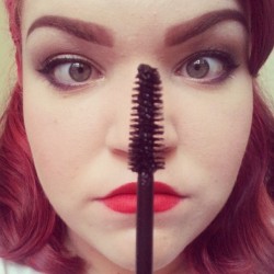 courtneybeth:  THE WIDTH OF THIS MASCARA