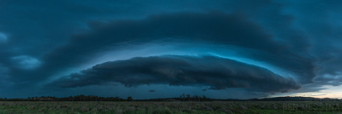 Porn photo seraphica:  Storms [via]  Naturaleza! :)