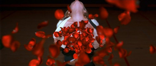 girlpacino:Roses in American Beauty (1999) dir. Sam Mendes