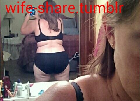 wife-share:  The ultra rare bra and panties pics ;)