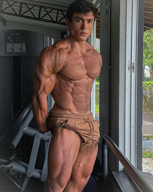Porn musclecomposition:Bodybuilder, Daniel Roman photos