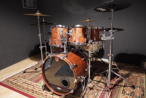 SONOR HORST LINK SIGNATURE HEAVY BEECH DRUM KIT, 5 PIECE, AFRICAN BUBINGA Here we have a legendary S