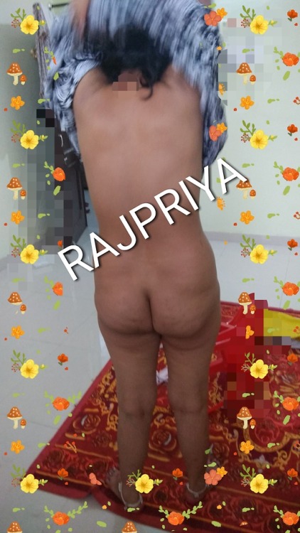 aayushraj: rajpriya1: Priya showing her ass Yeh gaand muje dede ek raat bhar k liye bhabhiji