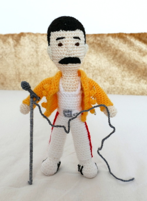 Crochet Freddie Mercury, that I made for my niece’s brithday. It seemed she liked it :). Made accord