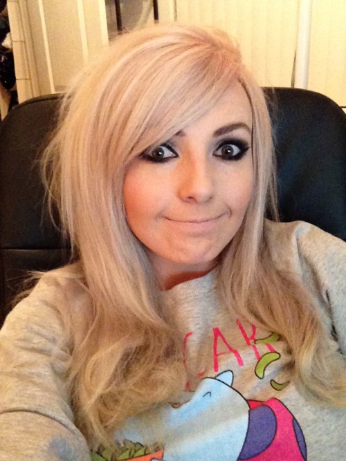 jessicanigri:  Looking through my phone and I found a crap ton of old photos/selfies! haha 
