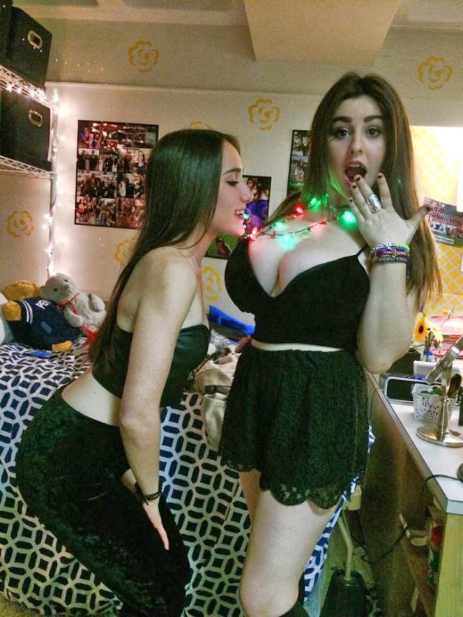 realwomenfaketits:  Envy.