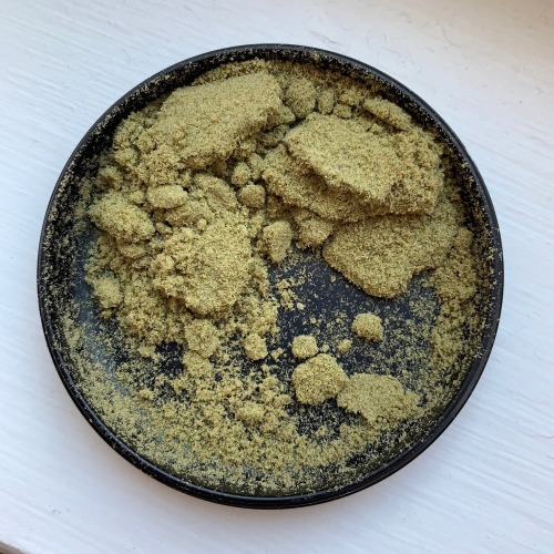 Porn photo sinistersmokes:Kief chunks ✨* click for