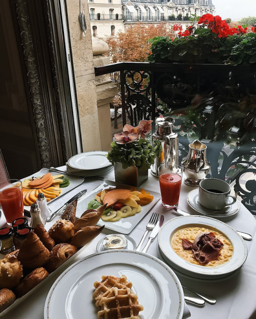 Whenever I vacation in some fabulous destination I always stay in the Presidential Suite of the most exclusive properties. And I ALWAYS make it a point to order from room service. Sometimes three or four times a day. I order practically everything offered