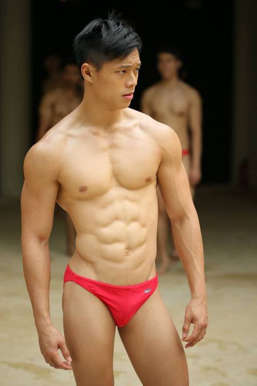 Manhunt Singapore 2015 - PrejudgingSo who looked better taking the stairs? :PEdit: Added another con