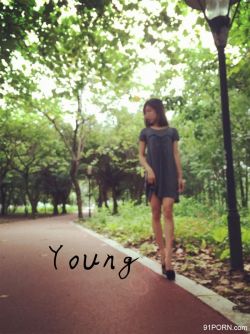 广东-Young 与Ring活动小摆拍&的公园沃尔玛地下停车场露出