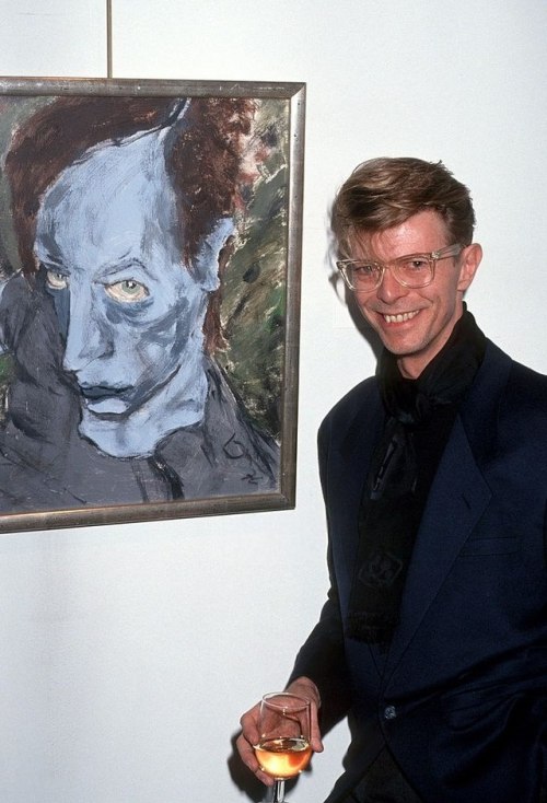 lady-stardust-rv:  David Bowie and his painting during Eduard Nakhamkin Fine Arts Gallery Benefiting