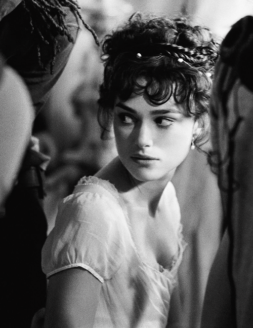 ohkeiraknightley:   On the set of Pride & Prejudice (2005)   Keira Knightley