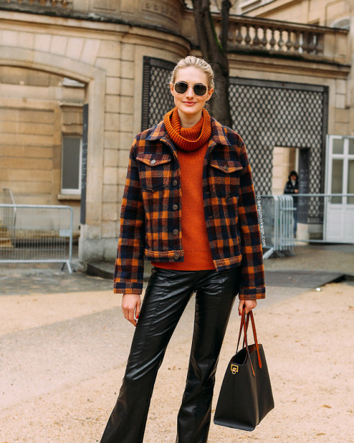 SNAPPED by benjaminkwan.com — Sora Choi at Louis Vuitton FW 2017 - 2018  Paris