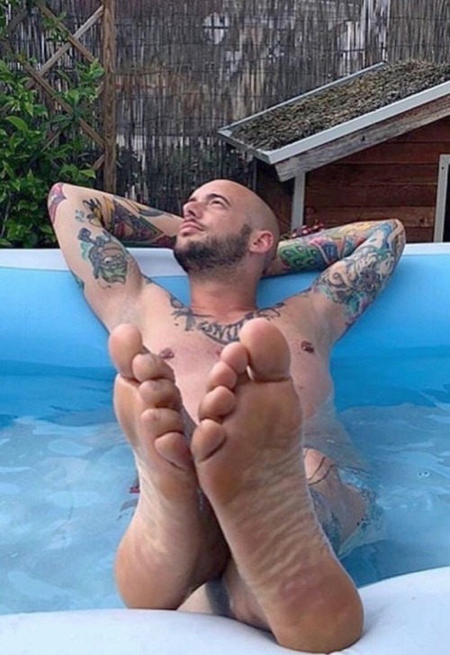 fuckyeahmalefeet:≡ ***Follow all my blogs!***whiteslavesandblackmasters.tumblr.com/b