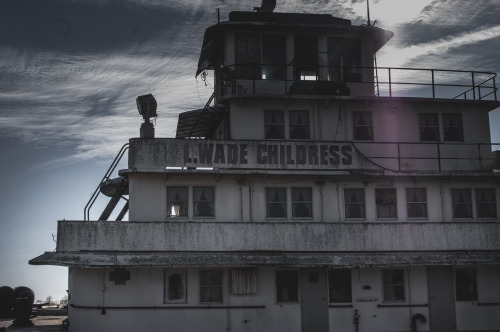 hucknshred:  Abandoned boat on the Mississippi adult photos