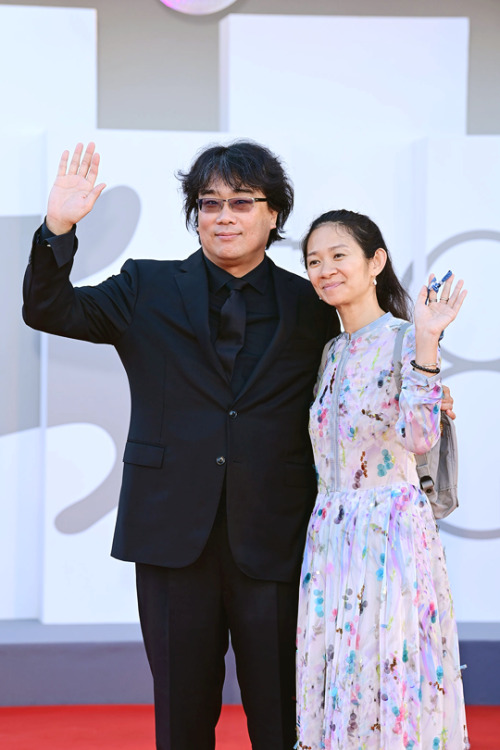 BONG JOON-HO, CHLOÉ ZHAO“Madres Paralelas” — Premiere78th Venice International Film FestivalSeptembe