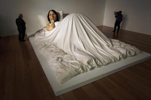 razorshapes: Ron Mueck - In Bed