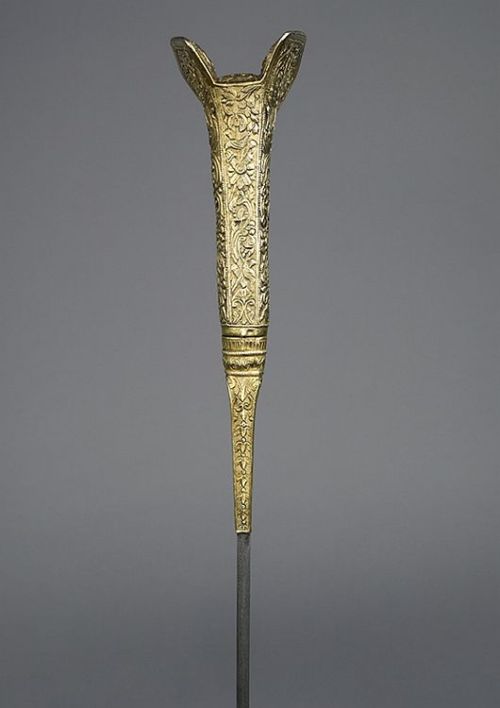 art-of-swords:Yatagan SwordDated: 19th century, circa 1830 (blade)Maker: unknownCulture: TurkishMedi