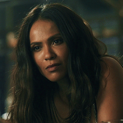 ameliasimms:mazikeen in every episode  → 1.10 pops