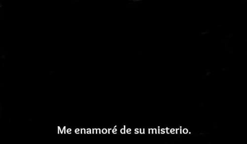 unapandaconproblemas:  Me enamore sin yo quererlo, sin yo buscarlo. Pero el jamas lo noto, o tal vez si… Y por eso se alejo. Pero no cambiara el hecho de que me enamore de el, a pesar de que no quiera estarlo, me enamore.-Unapanda.