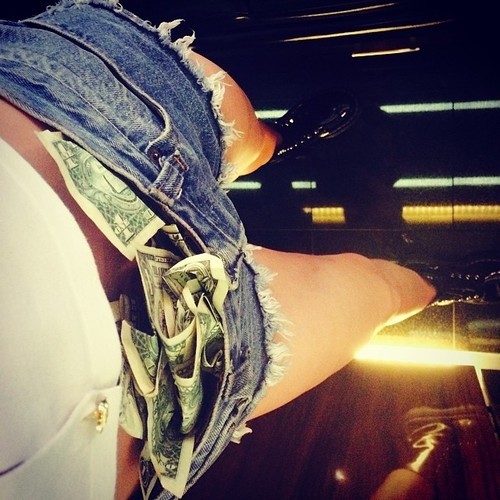 my-my-miley:  mileycyrusamazing:  Miley Cyrus Likes to Touch Herself :: FOOYOH…