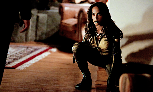 queensarrow:Megalyn Echikunwoke as Mari ‘Vixen’ McCabe in Arrow 4x15