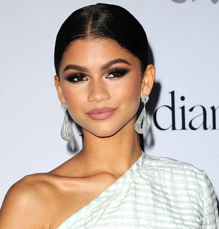 Makeup Style: Zendaya at the 2nd Annual Rihanna...