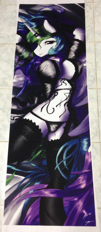 I ordered dakimakura (body pillow) as a sample and quality check for my future dakimakura project which feature anthro mane6. This one is re-edited and improved to fit pillow size also it’s my private dakimakura and it ’s not for sale.