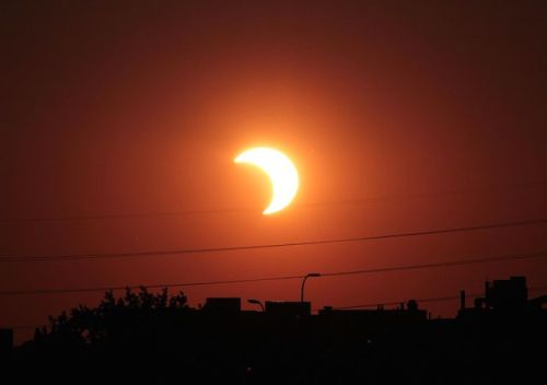 popmech:  How and When to Watch Today’s Solar Eclipse If this month’s blood moon wasn’t enough eclipse for you, don’t worry. A solar eclipse is coming, and you won’t need to rise in the wee hours of the morning to see it.
