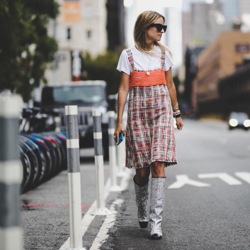 ✖️ #charlottegroeneveld #thefashionguitar outside #jonathansimkhai show during #NYFW #SS18 ^ - #shot