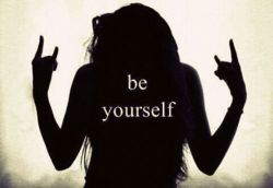 heartlesswhorexo:  Be yourself ☆  