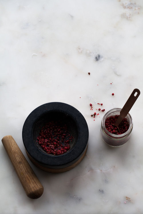 sweetoothgirl:  Valentine Macarons with Valrhona Chocolate  