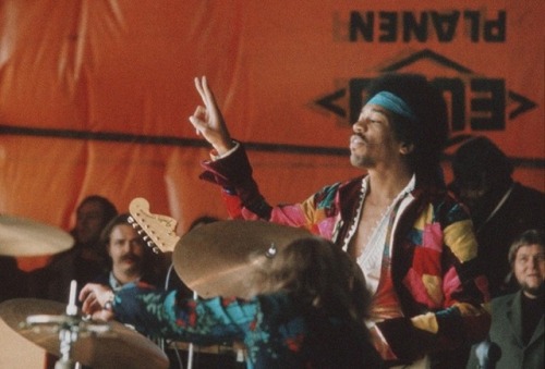 lostinhistorypics - Jimi Hendrix’s last performance at the Open...