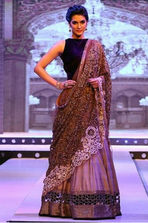 solah-shringar:Manish Malhotra at BFW