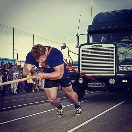 fiendish8:  russian strongbear alexander lysenko 