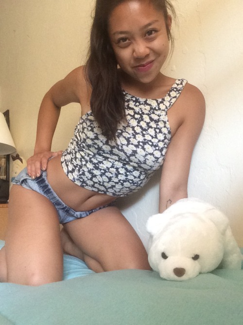 lucylei:  Let’s get some conversation and sexy pics flowing! Chatstar.com/lucy_lei