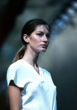 lavandula:  gisele bündchen at jil sander