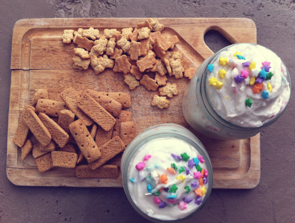 thechocolatebrigade:  thecakebar:  Dunkaroo Cookie Dip  A better recipe due to less
