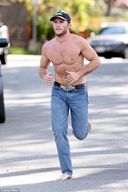 mike1963mt:  bro-on-bro:  usarmytrooper:  Scott Eastwood, 28 year old son of Clint Eastwood  Good lord. Where can I watch this happen?!   I want him to breed me