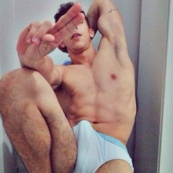 hotnaked8:  Rock the bulge bro