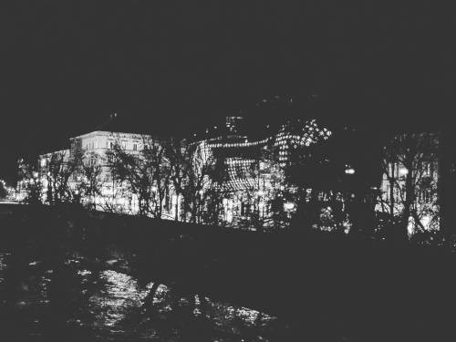 #picoftheday #blackandwhite #lights #Österreich #graz #austria #mur #river #night #art #artmuseum #k