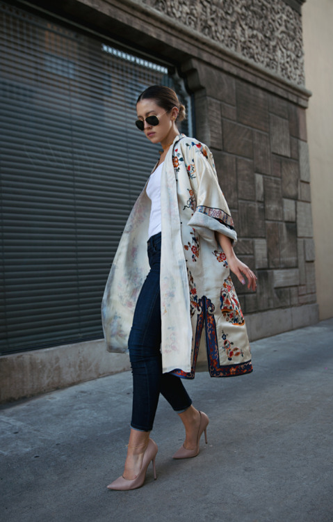 justthedesign:
“Floral Kimono Outfits: Karla is wearing a vintage silk floral kimono
”