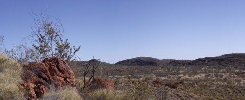 navigatorsnorth:Amadeus Basin Jul14There is a peculiar kind of desolate beauty to the wilds of centr