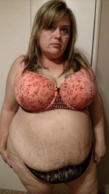 bbwangie:  New bra and thong combo. Had to get a few new ones. My old thongs need to be thrown away. The trashman is going to get an eyeful tomorrow!