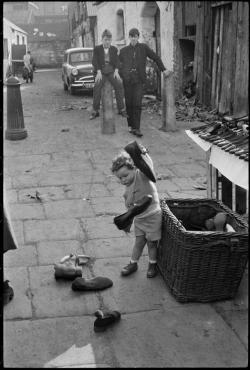  Henri Cartier-Bresson IRELAND. Dublin. 1962.
